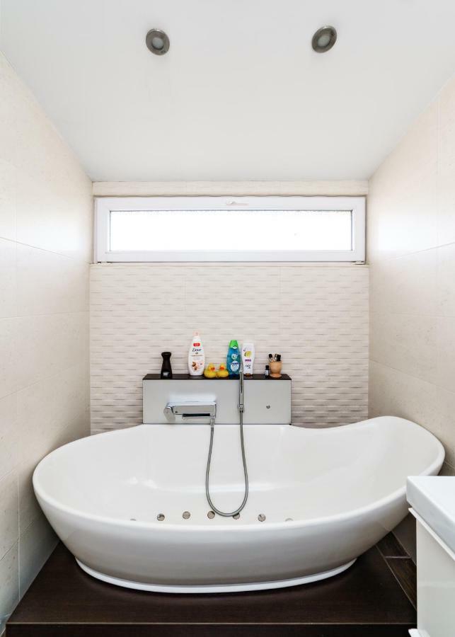 3bdr The Hadjis - Center Flat Appartement *